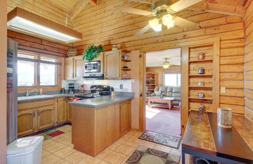 Diamond Valley House | Large Deck and Mountain Views Prescott Getaway!
