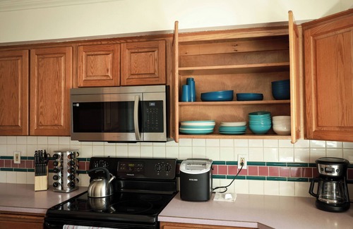 South Richland House | large deck! Close to rivers and all shopping