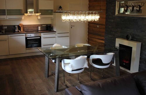 Zschopau Apartment | Large Deluxe Apartment - Golf. intersaxonia
