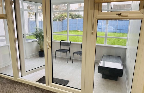 West Finchley House | Large detached house, ideally located for local amenities and public transport