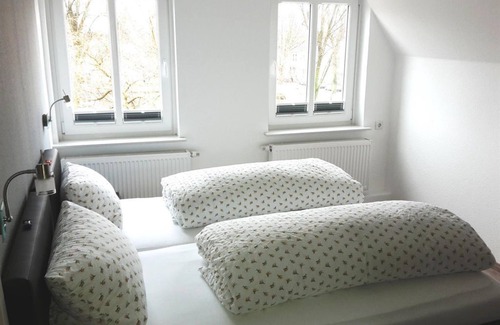 Friedrichstadt Bed & Breakfast | Large double room - Pension Marktblick - bed & breakfast