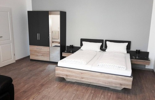 Friedrichstadt Bed & Breakfast | Large double room - Pension Marktblick - bed & breakfast