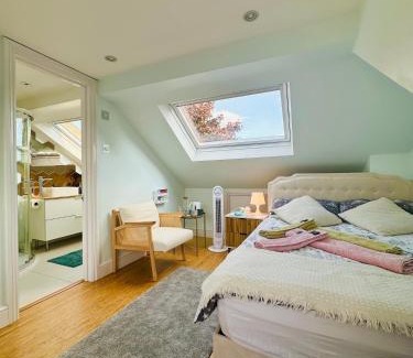 Southfield Apartment | Large Double Room with Private Bathroom West Zone 3 Free Parking