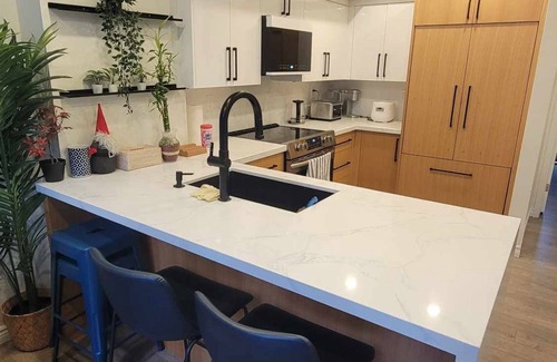 Cabbagetown South Apartment | Large downtown Toronto townhouse. Perfect for large groups and families!