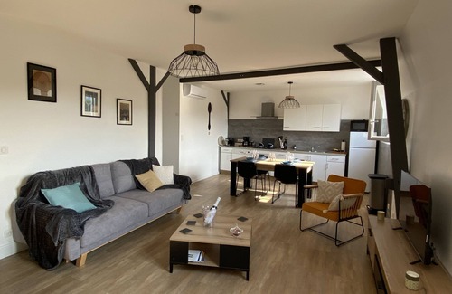 Epernay Apartment | Large elegant apartment in the heart of Epernay. Quiet top floor with lovely view.