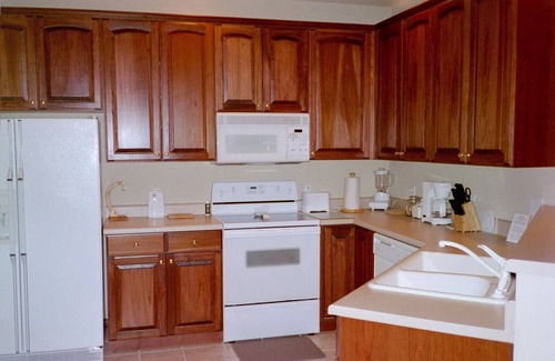 Hollister Condo | LARGE EMERALD BAY CONDO