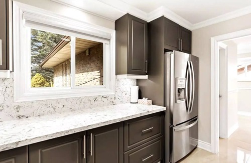 Caledon House | Large Estate House ~ 6BR and 4.5WR ~ Sauna ~ Games ~ Pool Table ~ Hot tub - Pool