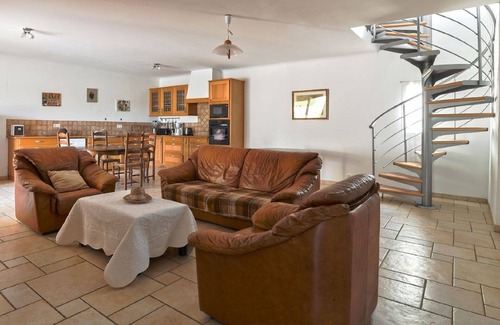 Peypin-d'Aigues House | Large estate with private pool at the foot of the luberon