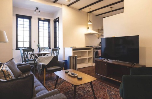 Southwest Center City Apartment | Large | European Charm | Balcony | Hosted StayRafa