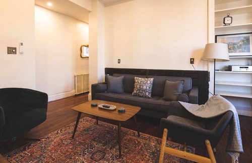 Southwest Center City Apartment | Large | European Charm | Balcony | Hosted StayRafa