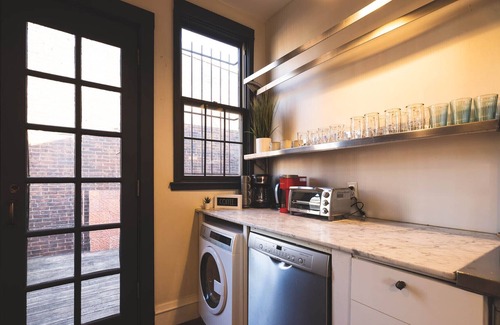 Southwest Center City Apartment | Large | European Charm | Balcony | Hosted StayRafa
