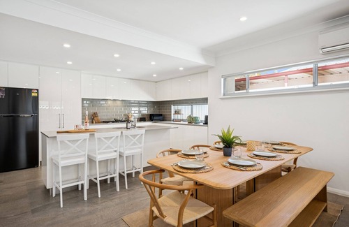 East Victoria Park House | Large Family Home | Albany Hwy | Close To City