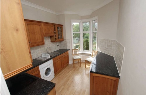 Palmers Green Apartment | Large Family Apartment, close to London, near parks and amenities
