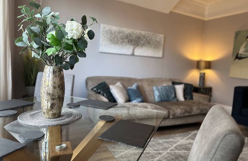 Palmers Green Apartment | Large Family Apartment, close to London, near parks and amenities