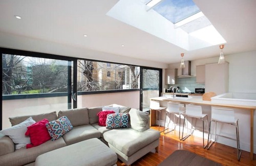 Hanham House | Large family, city centre Coach House