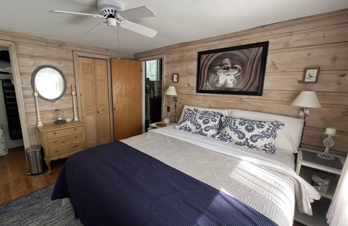 Grand Beach House | LARGE FAMILY COTTAGE-STEPS TO LAKE MICHIGAN