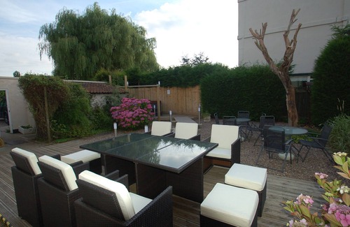 Kneesall Cottage | Large Family Cottage With Hot Tub, Ideally Located For Activities. Pet Friendly.