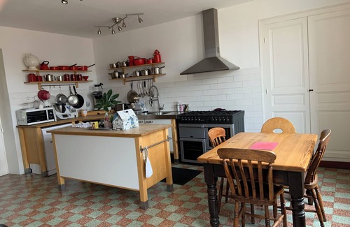 Saint-Cyr-la-Lande Villa | Large family home with swimming pool