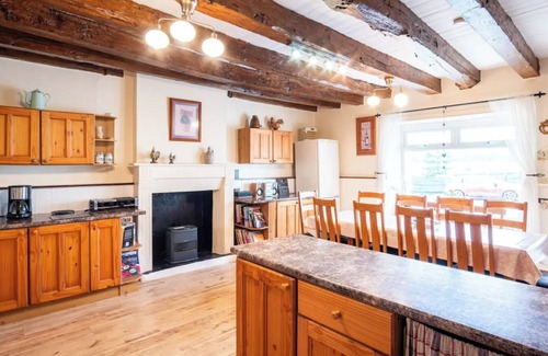Mohon Other | Large Family Friendly farmhouse with Pool, Hot-tub , Bar and Games Room.