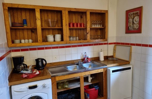 Janaillat Cottage | Large Family Gîte to Sleep 10, Heated Pool, Garden & Playarea, & Stunning Views.