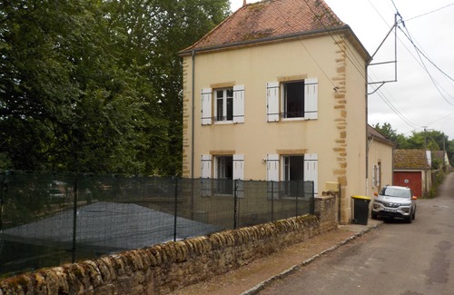 Charolles House | Large family home in Charolles - Quiet, garden, river, all on foot