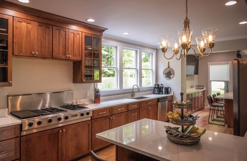 Bolton Landing House | Large family home in the heart of town.