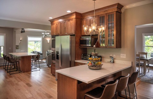 Bolton Landing House | Large family home in the heart of town.