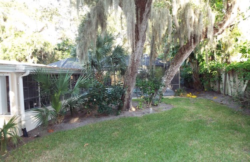 Central Beach House | Large family home just a short walk from the BEACH!