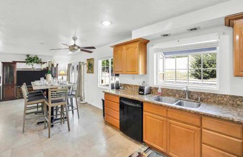 Fullerton House | Large Family Home - Only 20 mins from Disneyland