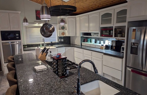 Cedar Ridge House | Large family home for holidays, retreat, gatherings.