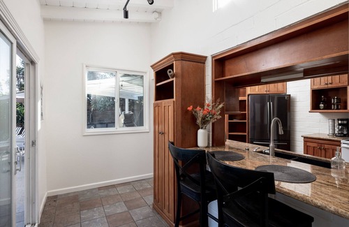 Lemon Grove House | Large family home with pool, barbecue and mountain views!