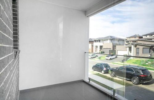 Campbelltown House | Large Family Home with plenty of amenities