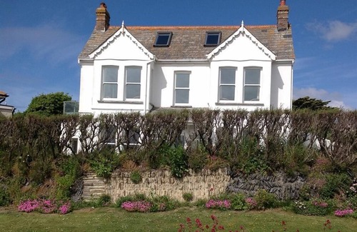 Treyarnon House | Large Family House Right By The Beach on Treyarnon Bay