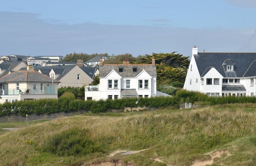 Treyarnon House | Large Family House Right By The Beach on Treyarnon Bay