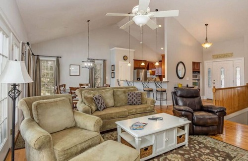 Lake Norman of Catawba House | Large Family Lake House