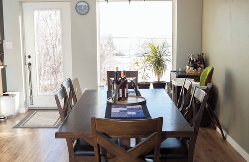 Hague House | Large Family Oriented Home- escape from the city and enjoy the SK countryside!