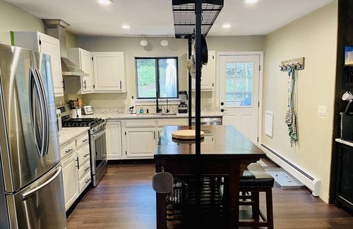 Monroe Bridge House | Large family & pet friendly home! Huge outdoor playset, backyard games & more!