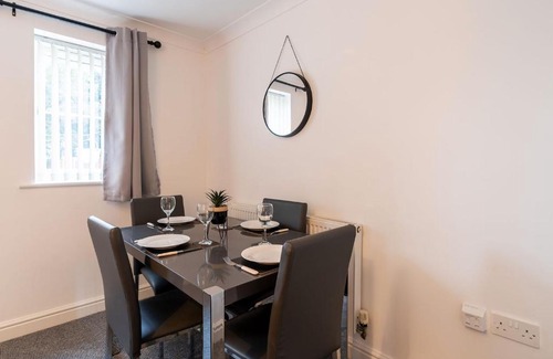 Armthorpe Apartment | Large Family Property & Central Location & Free Parking