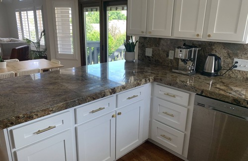 Taylorsville House | Large Family Sized Home Close to everything