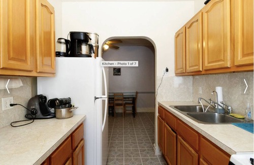 Gravesend Apartment | Large Family Style Apartment in a quiet neighborhood near the subway station