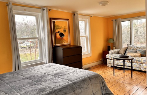 Waterbury Center Other | Large Farm House Apartment minutes away from Stowe Mountain Resort