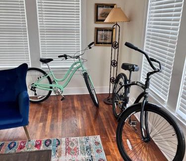 Gatesville House | Large fenced yard near town square with Starlink