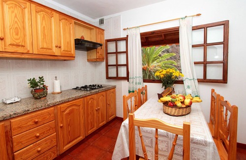 Vallehermoso House | Large finca nestled in the pristine nature