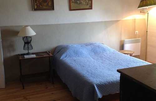 Saint-Denis-en-Margeride House | Large independent house overlooking a meadow and stream