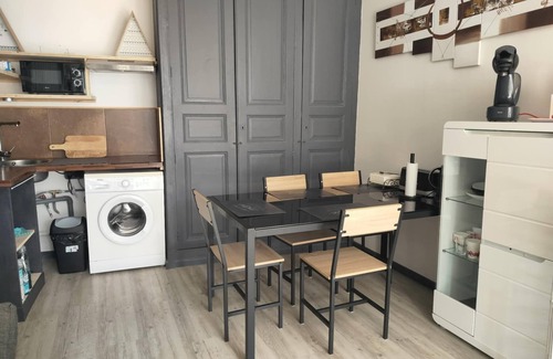 Lestiou Apartment | Large, fully-equipped studio 10 minutes from Chambord, on the Loire cycle route