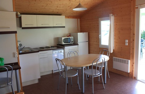 Beynat Ski Chalet | Large furnished cottage with covered terrace and parking space