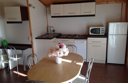 Beynat Ski Chalet | Large furnished cottage with covered terrace and parking space
