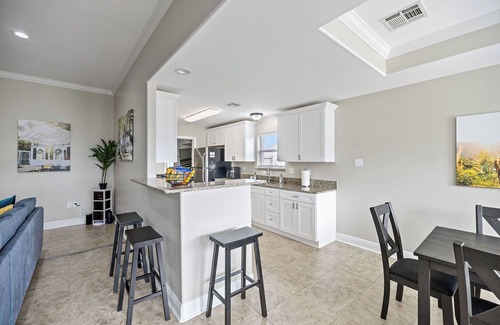 Hammond House | Large Game Room Pool Table 3 King Beds Large Pool