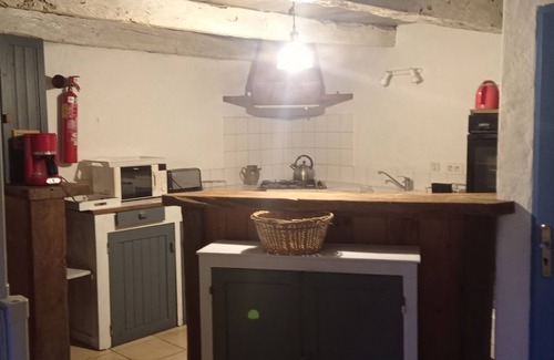 Villeneuve d'Aveyron Cottage | Large gite in stone house at Leymou near Najac, Aveyron gorges