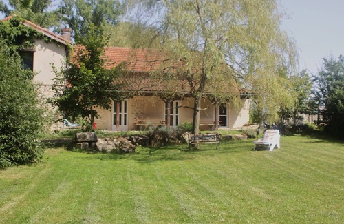 Villeneuve d'Aveyron Cottage | Large gite in stone house at Leymou near Najac, Aveyron gorges